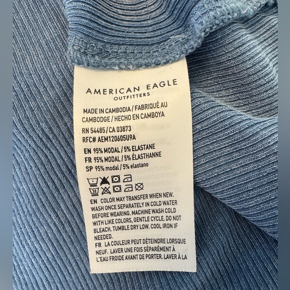 American Eagle Women's Extra Small (XS) Soft & Sexy V-Neck Blue Ribbed Crop Top - Picture 4 of 4